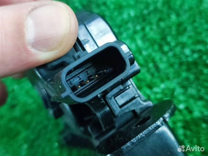 Замок крышки багажника Renault Scenic 3 (JZ) 2009