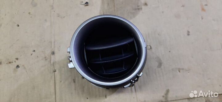 Дефлектор воздушный правый Toyota Rav 4 40 рест