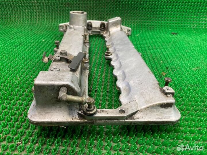 Крышка головки блока цилиндров Mitsubishi Carisma