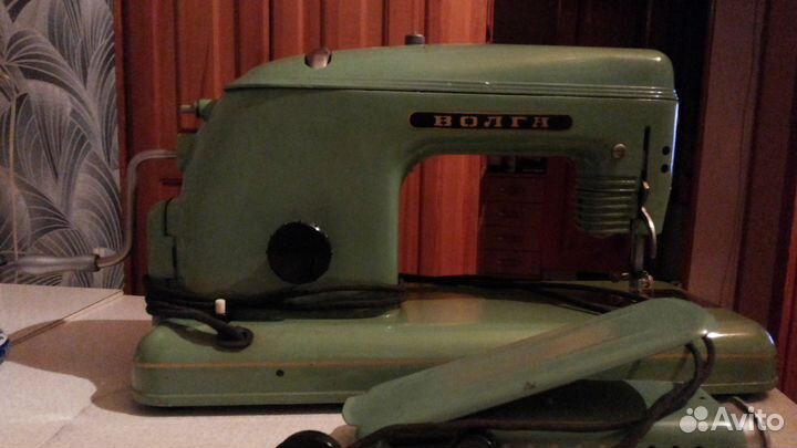 Швейная машинка Волга