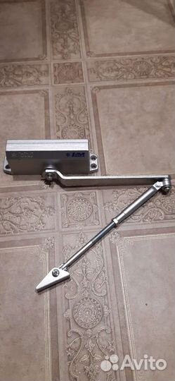 Доводчик двери