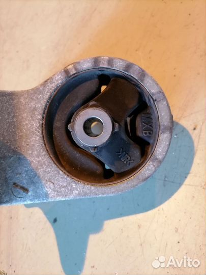 Опора двигателя (подушка двс) левая MR995315 Mitsu