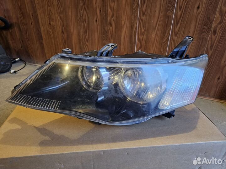 Фара левая Mitsubishi xl (2008г)