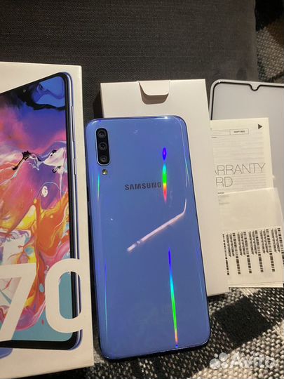 Телефон Samsung A70