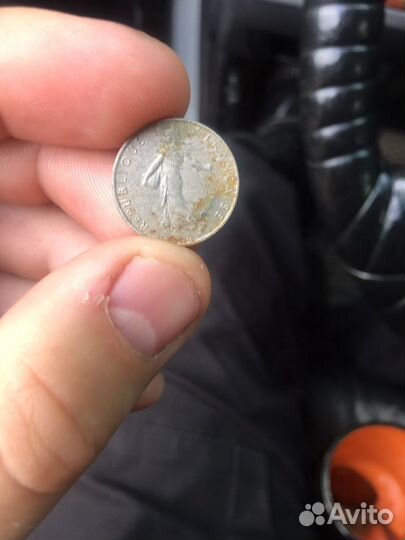 Монета франк 1/2 2000г