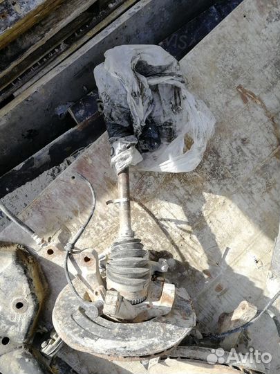 Передний подрамник на mitsubishi mirage