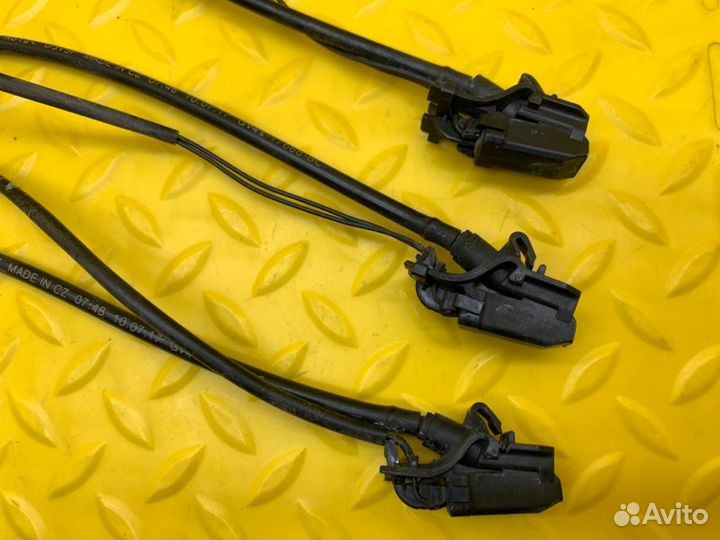 Форсунка омывателя с обогревом Ford Kuga легковой