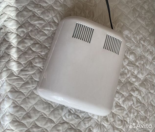 Лампа для ногтей