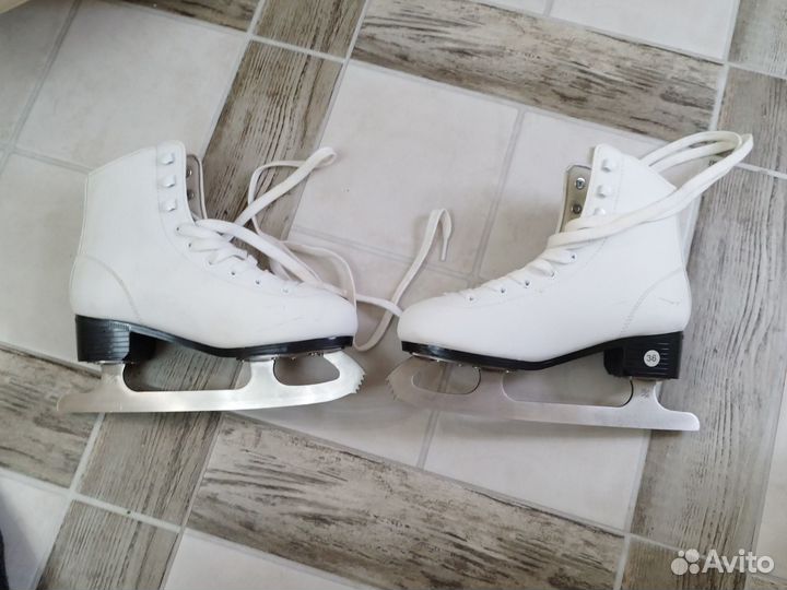 Коньки фигурные женские 36