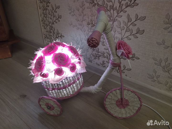 Велосипед, розы