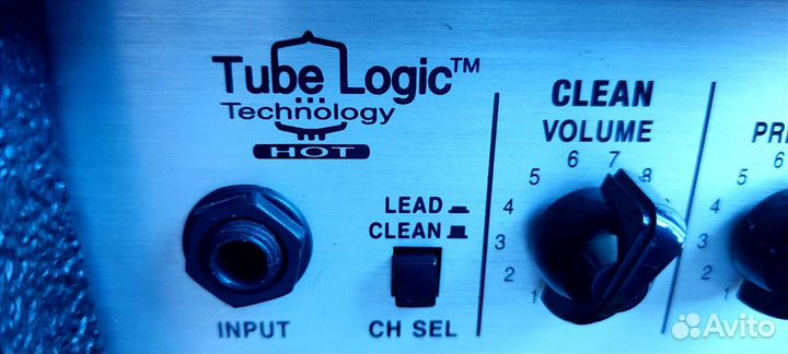 Гитарный комбоусилитель Roland 405 Guitar combo