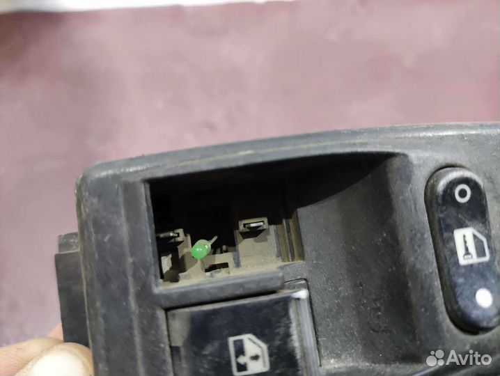 Блок управления стеклоподъемниками LADA Kalina