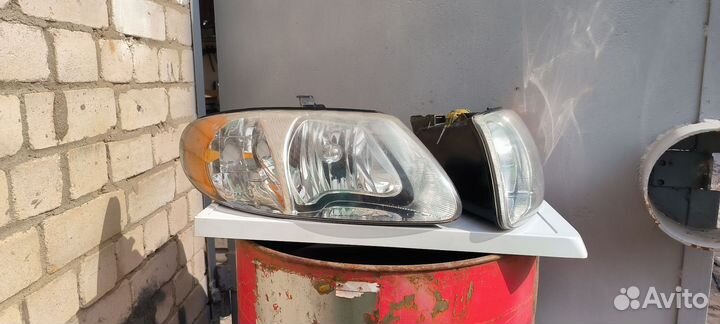 Фары Chrysler Voyager 3/dodge caravan