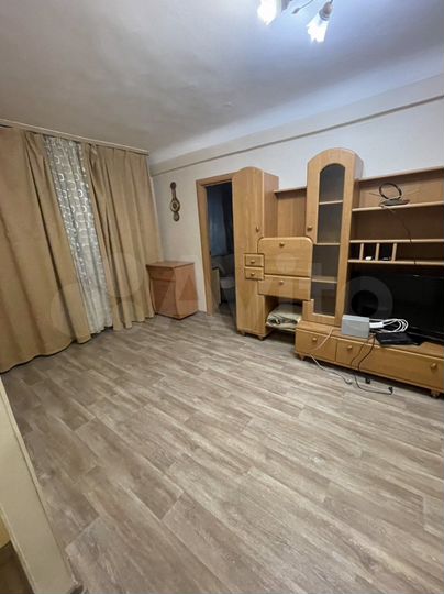 2-к. квартира, 40 м², 1/4 эт.