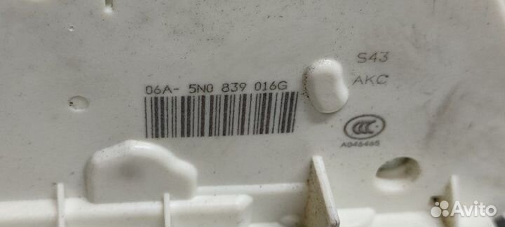 Замок двери задний правый Volkswagen Passat Cc 358