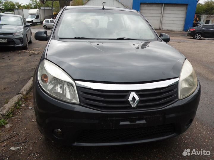 Разборка, запчасти б/у Рено Сандеро 1