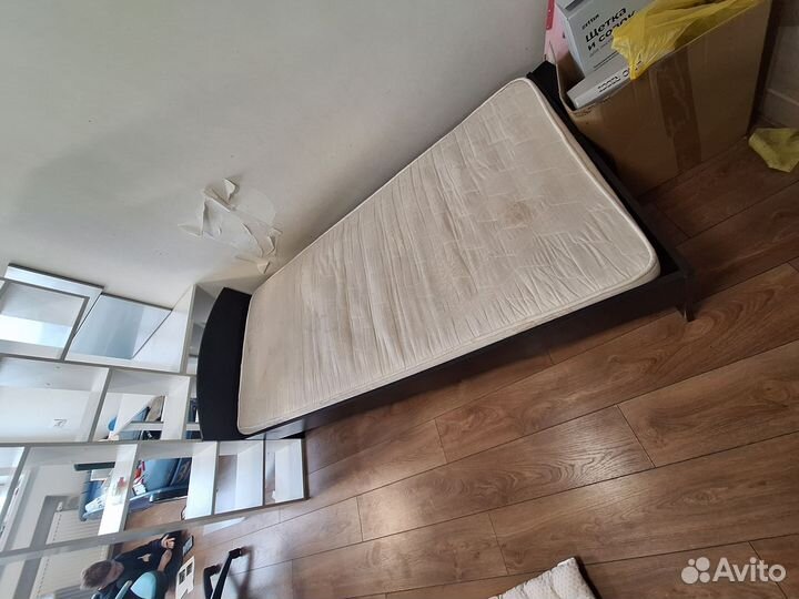 Кровать односпальная с матрасом бу