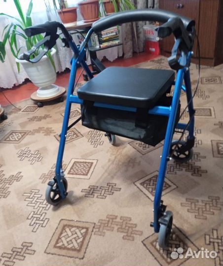 Ходунки -опоры Тривес с 4 колёсами