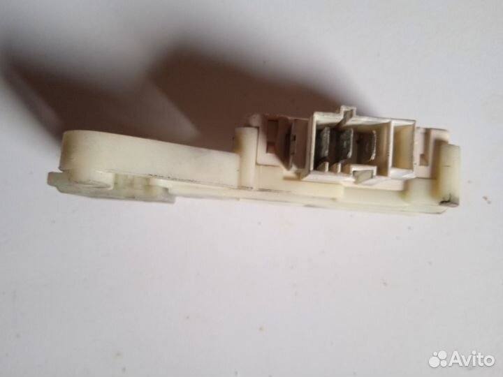 Замок убл стиральной машины indesit