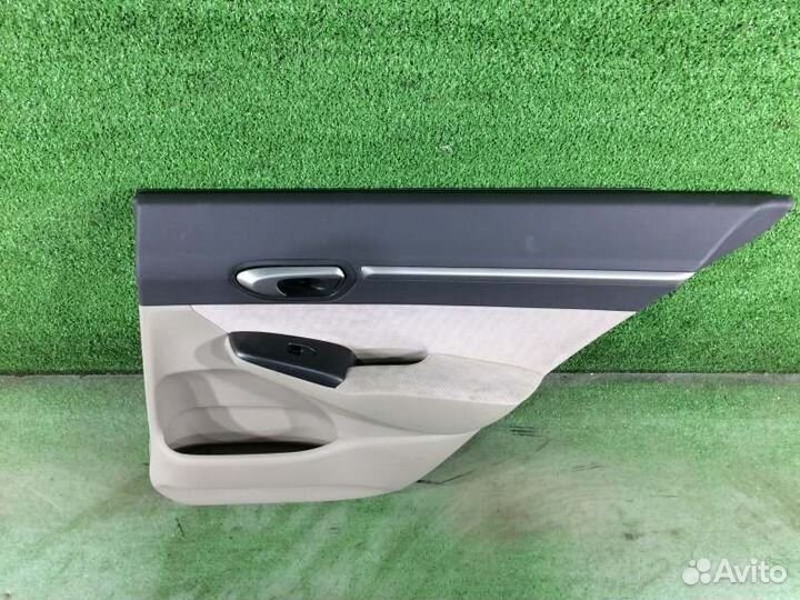 Обшивка двери задняя правая Honda Civic FD1 R18A