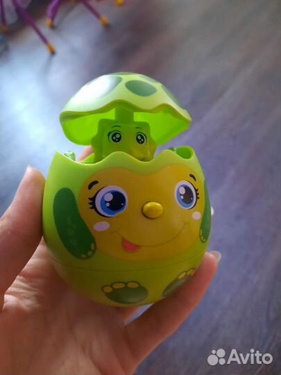 Неваляшка интерактивный питомец