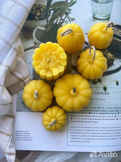 Свеча из натурального пчелиного воска Тыква