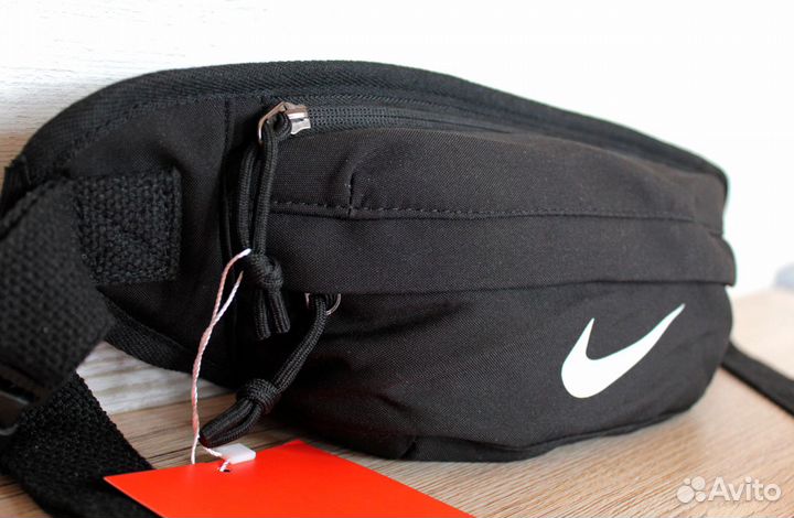 Поясная сумка Nike черная