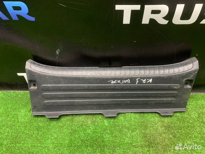 Обшивка задней панели Kia Rio 1