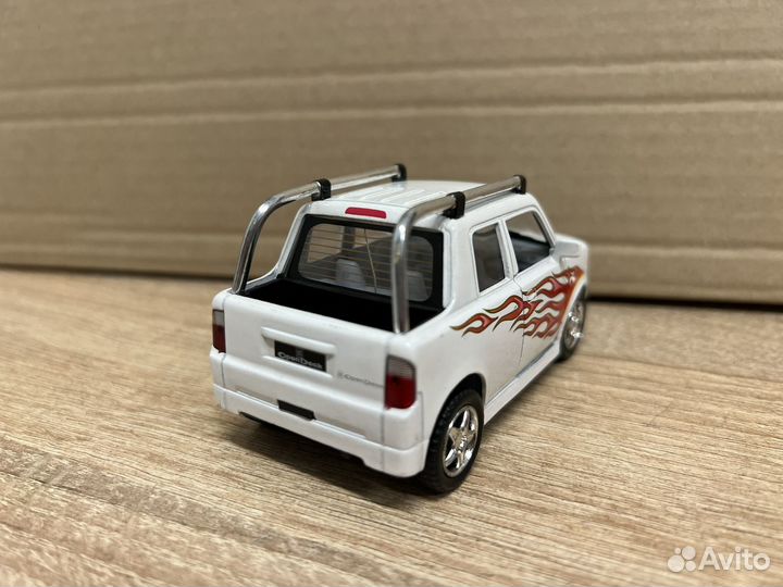 Toyota bb open deck kinsmart 1/34