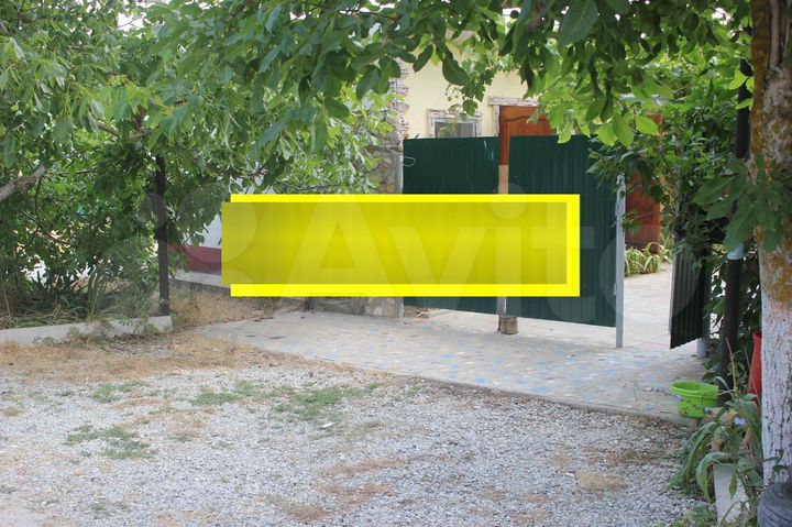 Комната 18 м² в 5-к., 1/1 эт.