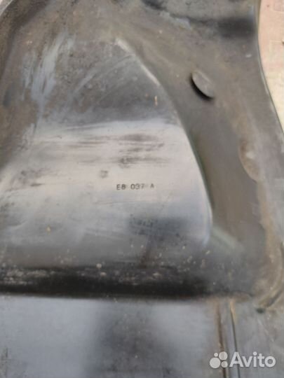 Пыльник,защита трапеции стеклоочистителя Renault S