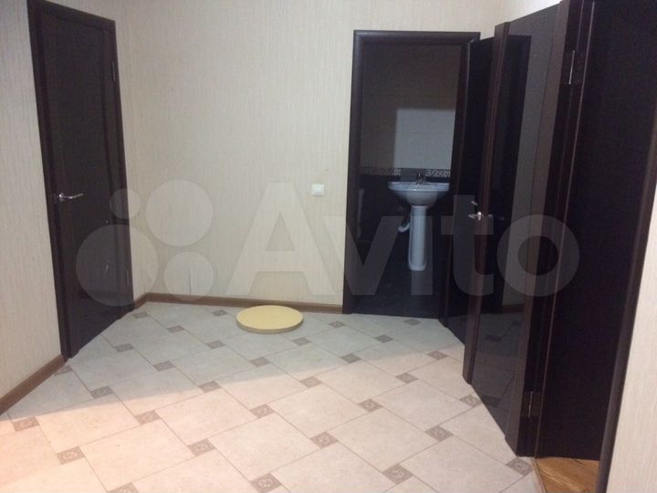 2-к. квартира, 75 м², 1/5 эт.