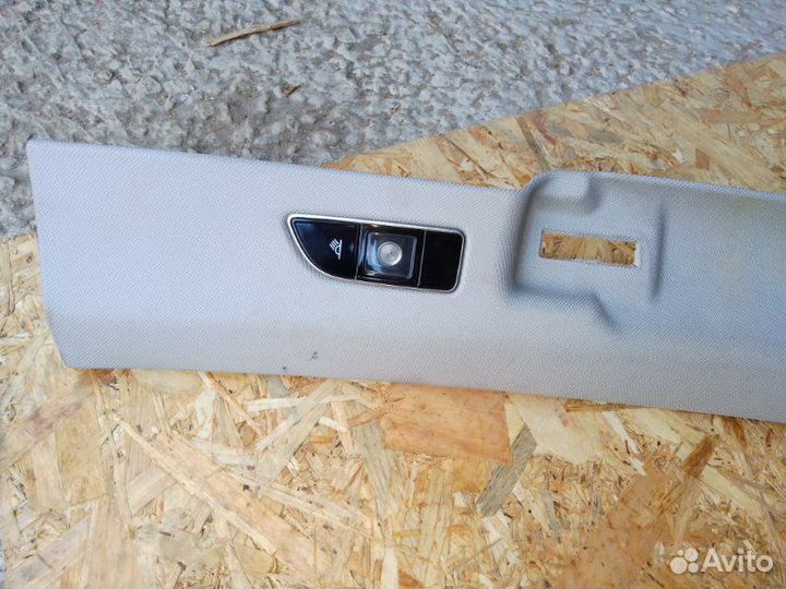 Обшивка салона задняя правая Audi A8 D4 long 4.2