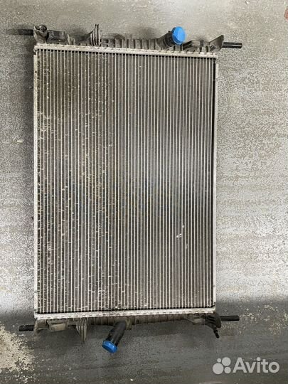 Продам радиатор для форд транзит