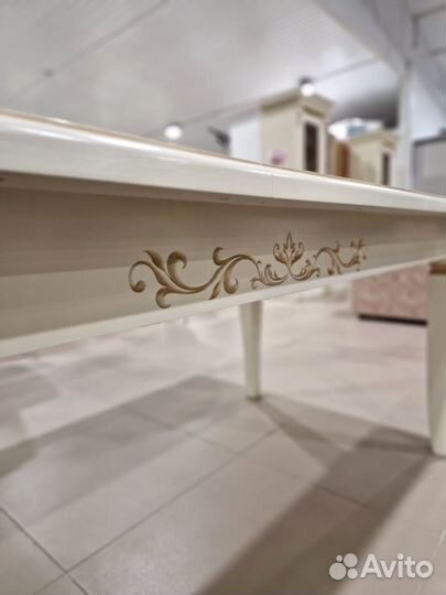 Кухонный стол