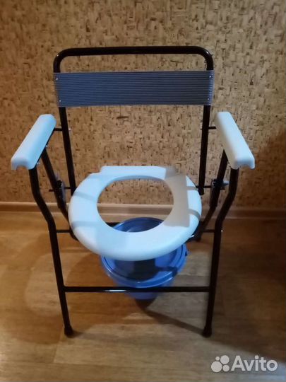 Новое кресло-туалет с санитарным основанием