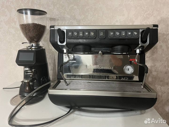 Кофемашина nuova simonelli appia life 2gr v