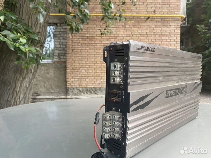 Усилитель в автомобиль