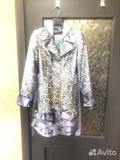 Плащ женский 46 размер