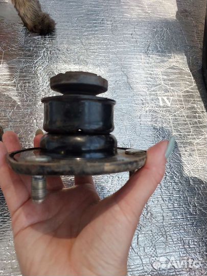 Опоры передних амортизаторов