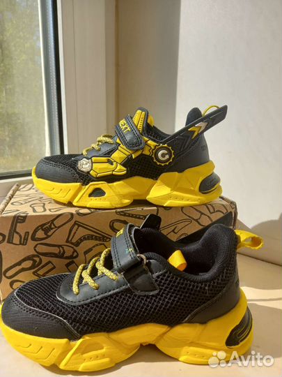 Кроссовки детские 29