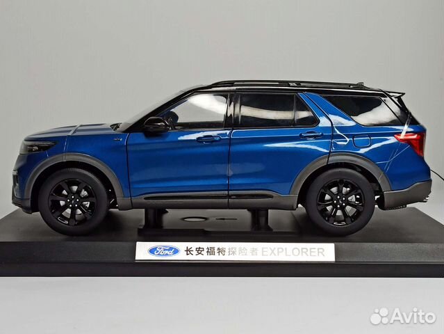 Ford Explorer Blue 1:18 Дилерский