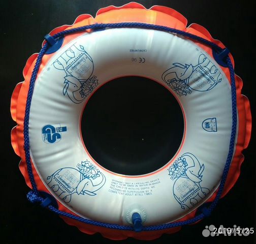 Круг для плавания для маленького ребенка