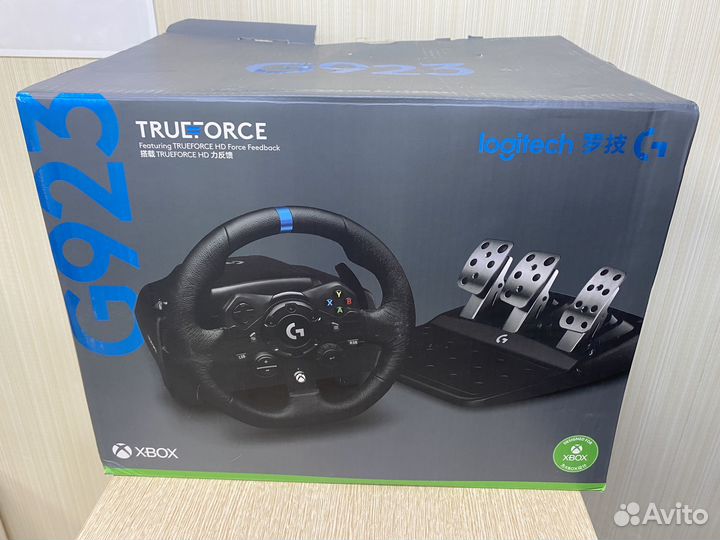 Руль Logitech G923 Trueforce для PC, Xbox