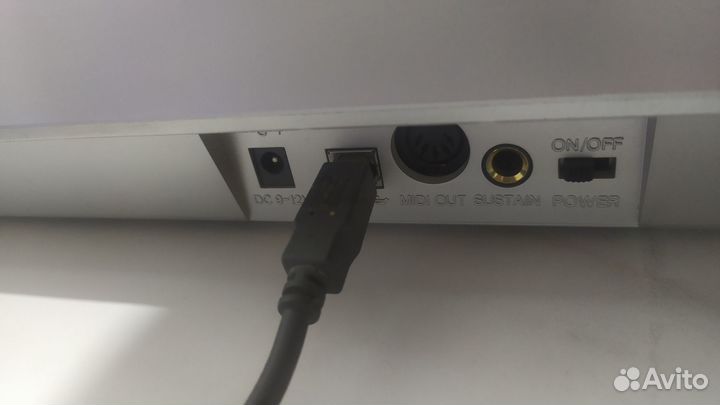 M-audio клавиатура 61es