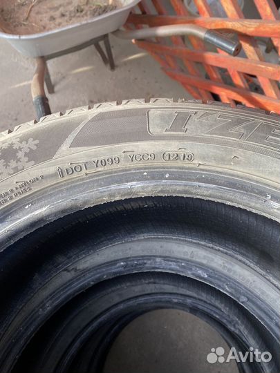 Kumho I'Zen KW23 215/55 R17