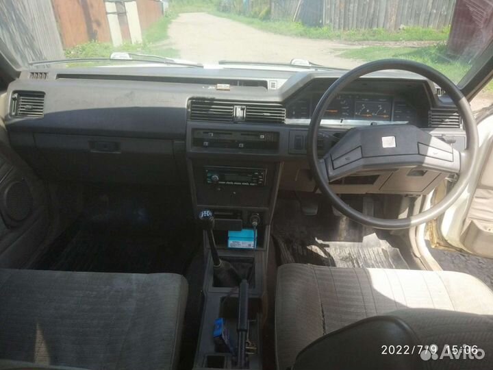 Nissan Bluebird 1.8 МТ, 1988, 200 000 км