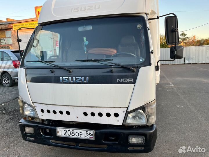 Isuzu NQR, 2010
