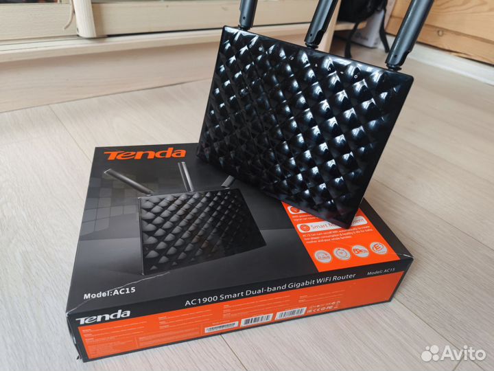 Гигабитный роутер Tenda AC15