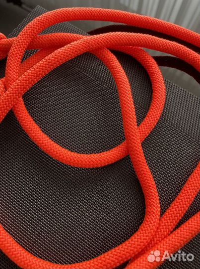 Гимнастическая скакалка